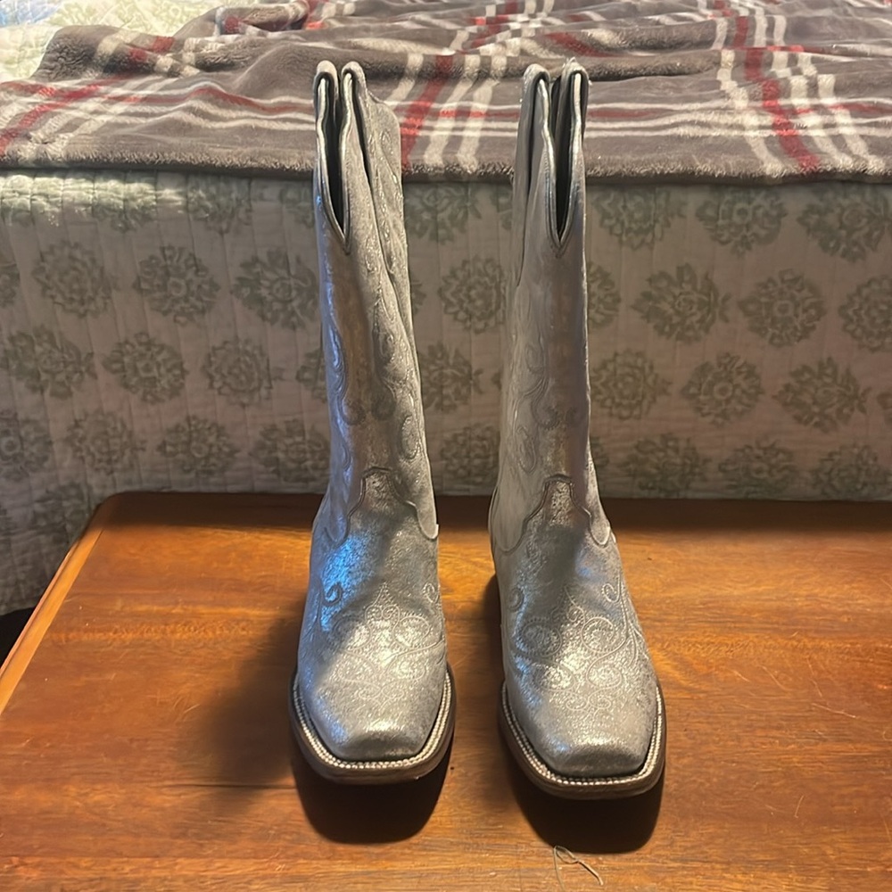 Never been worn, silver J.B Dillon Reserve cowgirl boots - Picture 2 of 4